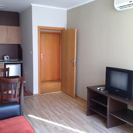 Aparthotel Pacific 3